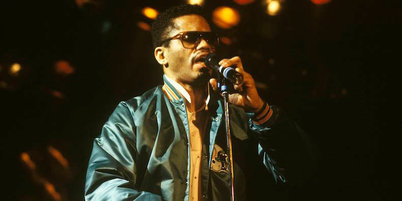 Pop pevač pronađen mrtav pored kontejnera