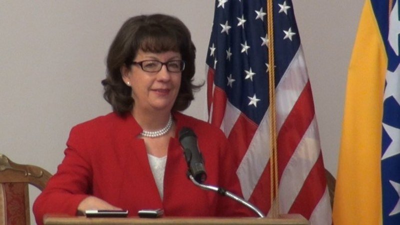 "Avaz" saznaje: Nakon poziva novog predsjednika Donalda Trumpa ambasadorica Cormack ostaje u BiH 