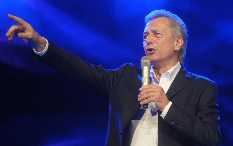 Miroslav Ilić sa publikom proslavio 66. rođendan