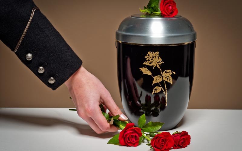 Od pepela preminulih prave šoljice za kafu, vaze i nakit 