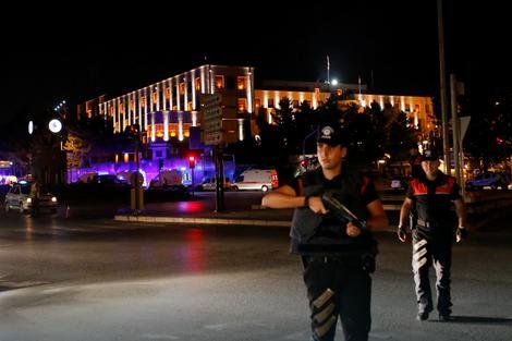 Turska: Otpušteno 109, suspendovano 184 vojnih sudija i tužilaca