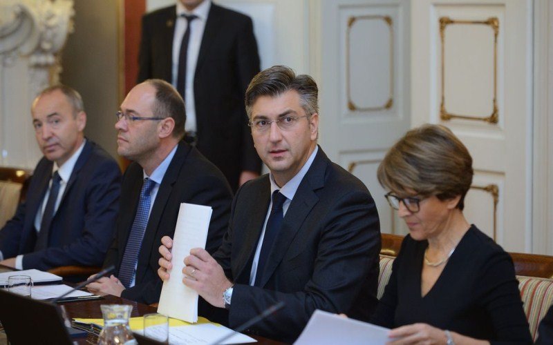 Prijedlog budžeta Hrvatske sa predviđenim deficitom  od 6,8 milijardi kuna