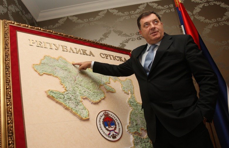 Nikolić i Dačić slave sa Dodikom