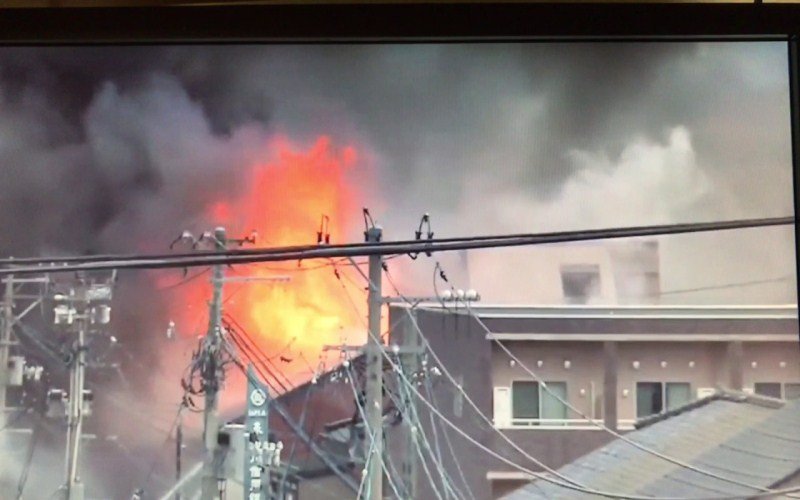 Japan: Požar zahvatio 140 kuća, dvoje povređeno (VIDEO)