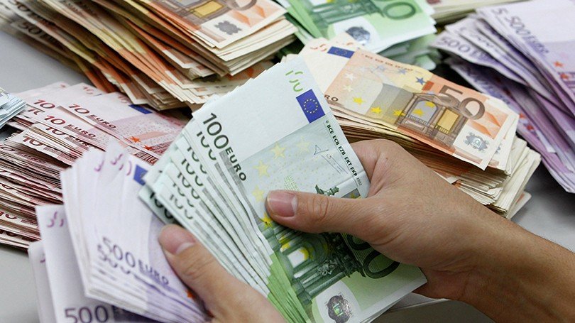 Slovenija minimalnu platu diže na 630 evra