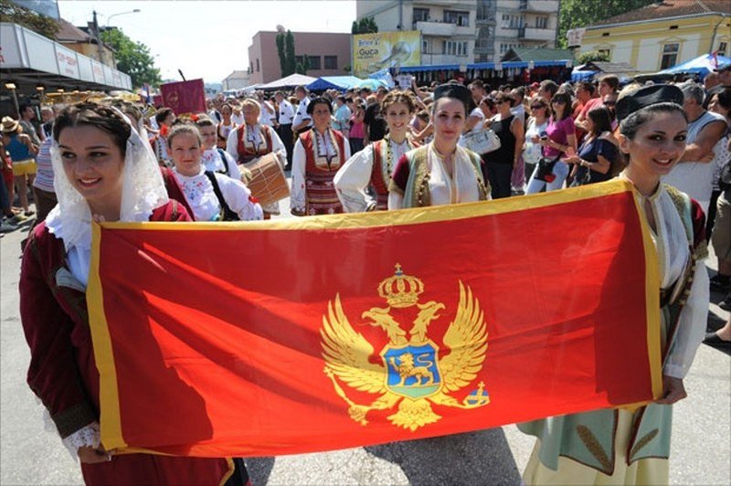 Crnogorci lome koplja: Himna je falsifikat!