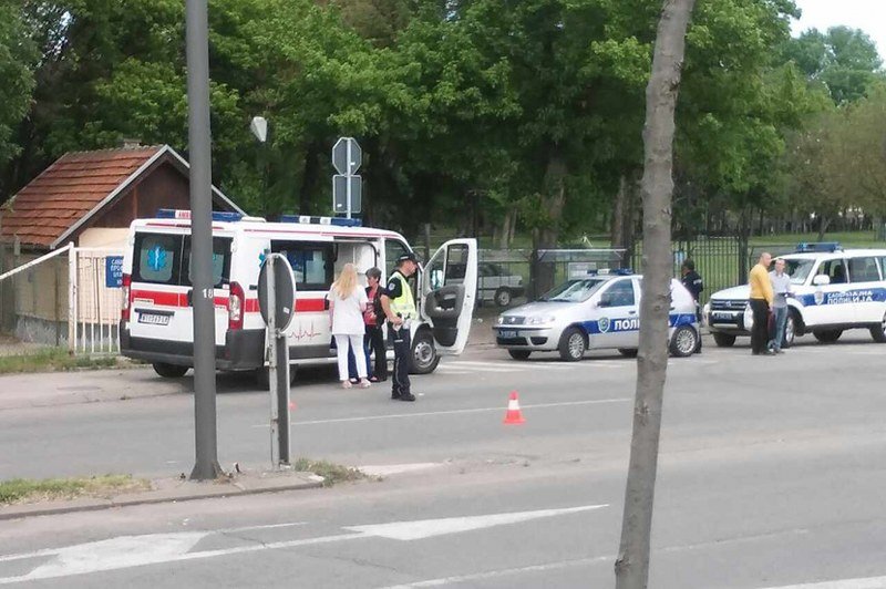 Niš: Automobil pokosio đake koji su krenuli u školu