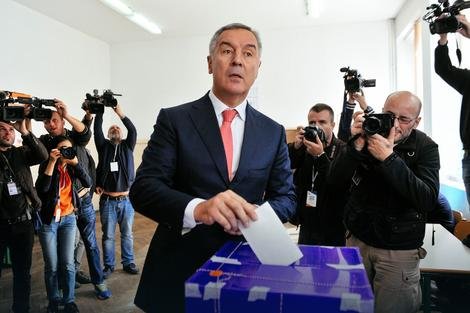 Na 100 odsto prebrojanih glasova DPS-u 35 mandata 