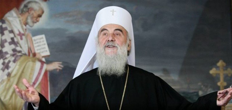 Patriajarh Irinej se moli, vladika Jovan kuca SMS 