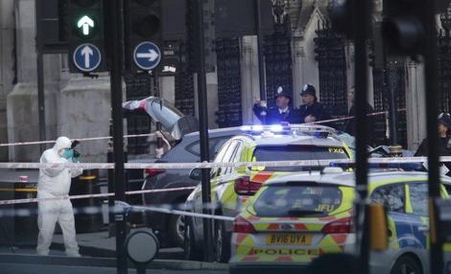 Osuda nasilja Tramp i Mej razgovarali telefonom o napadu u Londonu