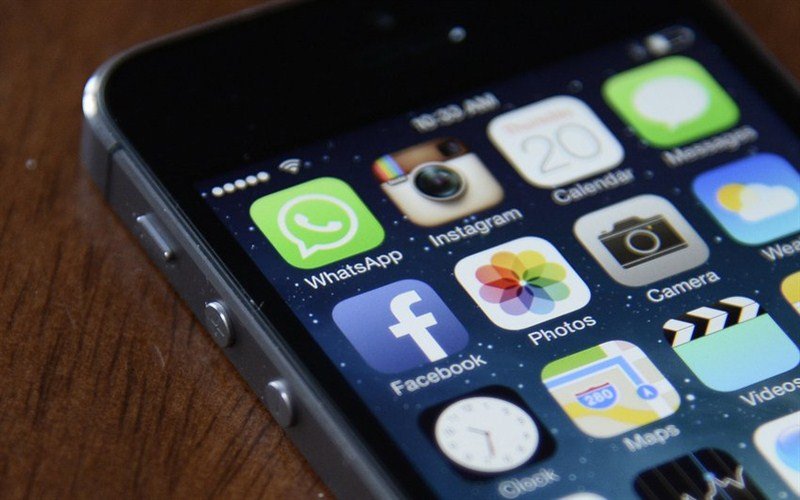 Apple za novi iPhone naručio 70 miliona displeja od Samsunga