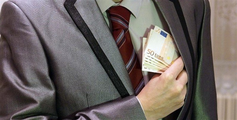 Ubio se visoki zvaničnik osumnjičen za korupciju