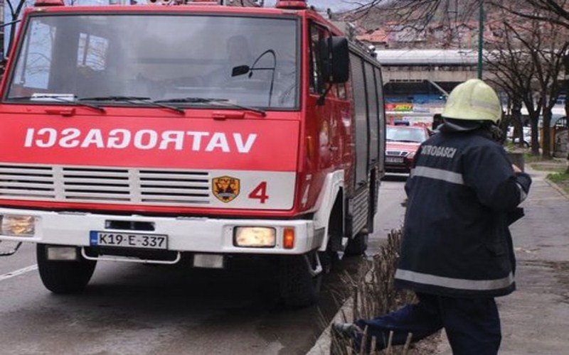  Buknula vatra u stanu: Jedna osoba poginula u požaru u centru Sarajeva