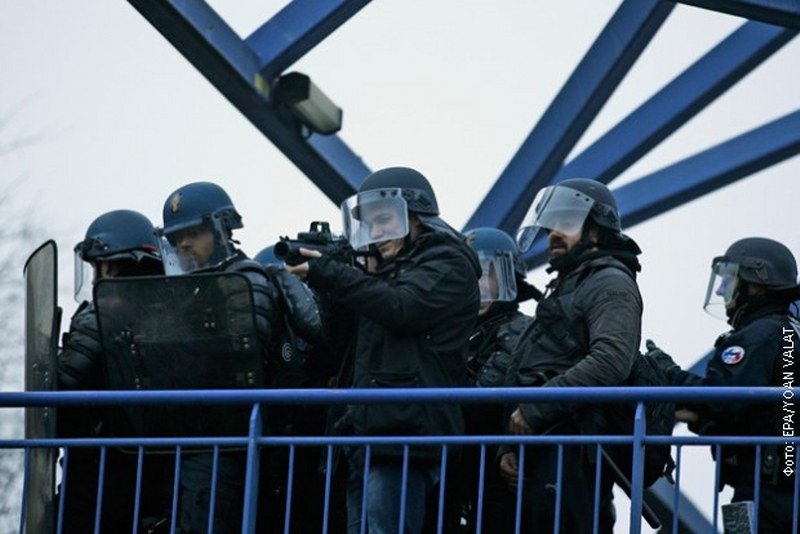 Francuska Novi neredi u Bobinjiju, demonstranti nasrnuli na policiju