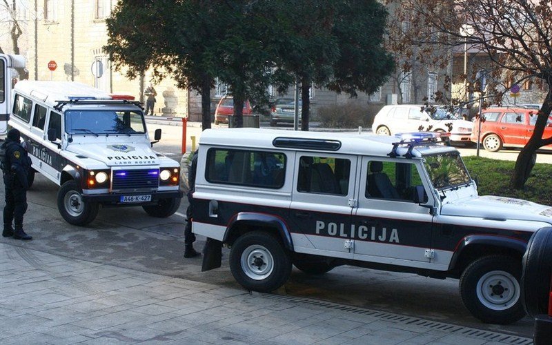 U BiH i Hrvatskoj pretresi na 20 lokacija, uhapšeno 6 osoba zbog krijumčarenja migranata