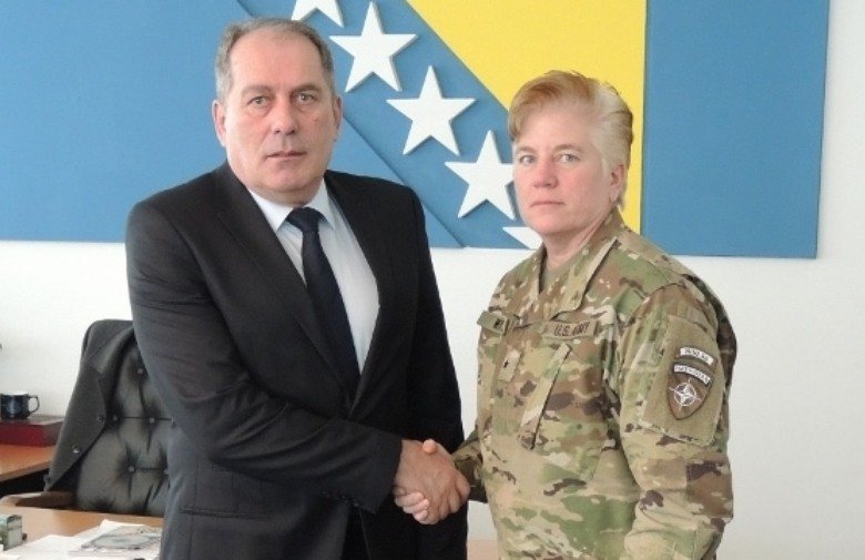 NATO neće dozvoliti bilo kakvo ugrožavanje mira u BiH