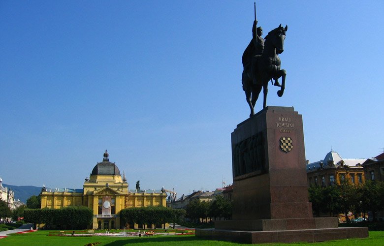 Zagreb plaća odbranu optuženima za ubistva Srba?
