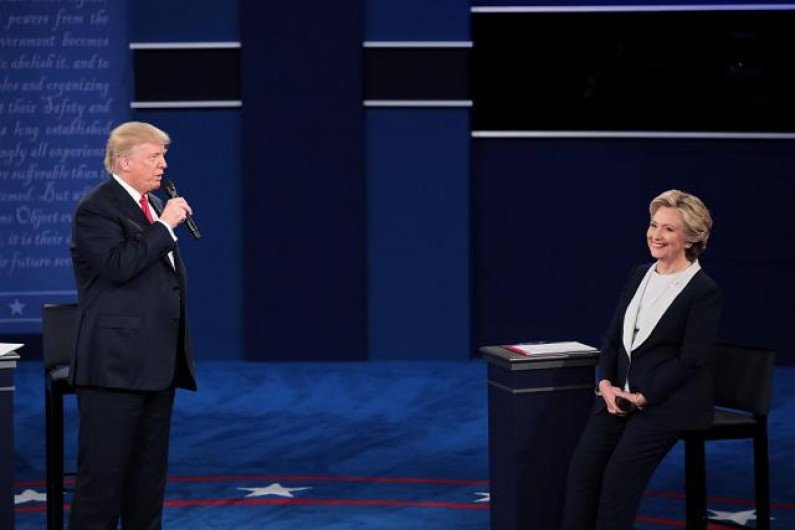 Tramp može od drugih država da traži istragu protiv Hilari