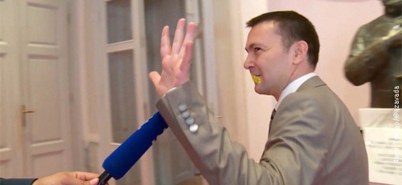 Poslanik došao u Sabor sa flasterom Sunđer Boba na ustima