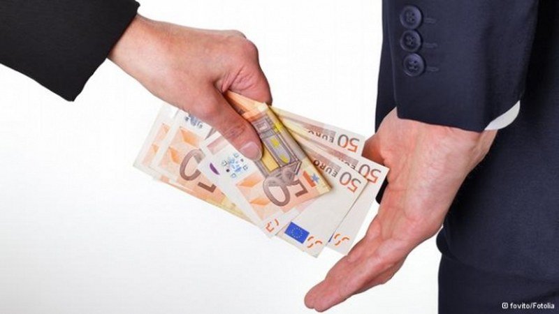 "Ispod ruke" milijardu i po KM Korupcija u BiH ispred svih zemalja bivše Jugoslavije