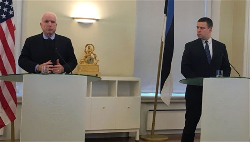 Senator Mekejn traži stalno vojno prisustvo SAD u Estoniji