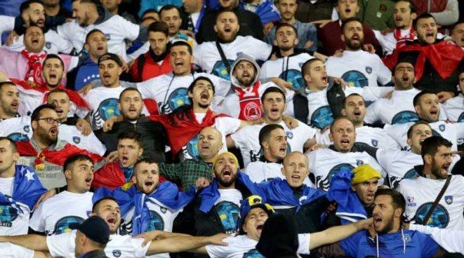 Sramno navijanje Hrvata i Albanaca