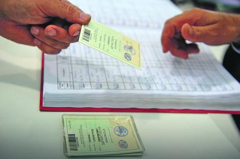 Još 800.000 ljudi nije zamenilo zdravstvene knjižice, evo kako to sada možete najlakše da uradite
