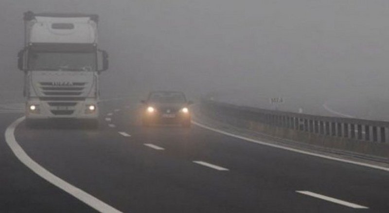 AMSS: Povremeni sneg, mokri kolovozi, magla