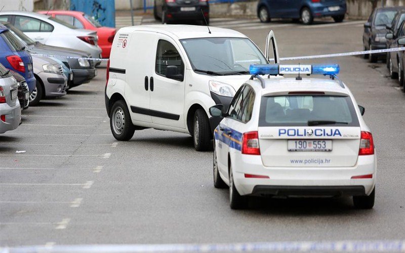 Horor u Rijeci: Muškarac naganjao čovjeka s motornom pilom po ulici, sve je snimljeno