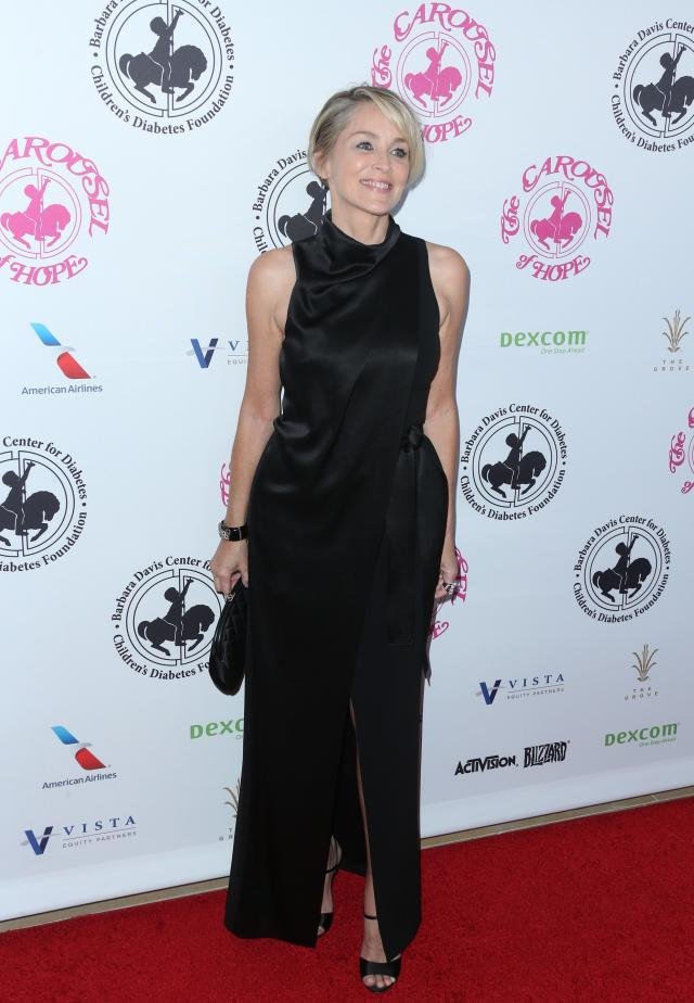 Ovako ona stvarno izgleda: Šeron Stoun ima 58 godina i ovo su njene slike u bikiniju