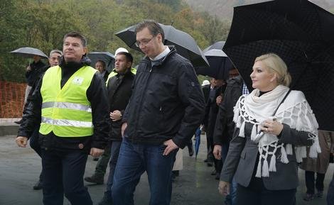 Vučić: Sledeće godine završavamo Koridor 10, pomoć porodičnim firmama i Jumku 