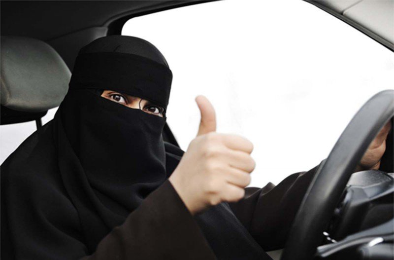 Saudijkama je dosta svega: U hit videu ismijavaju položaj u društvu (video)