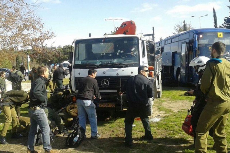 Kamionom se zabio među ljude, poginulo najmanje četvero ljudi