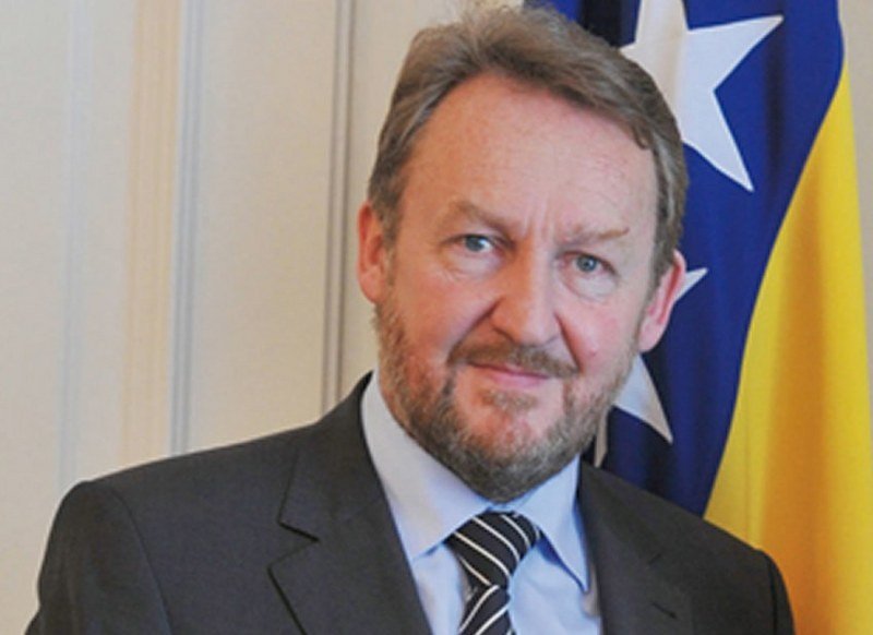 Reakcije na najavu revizije presude protiv Srbije