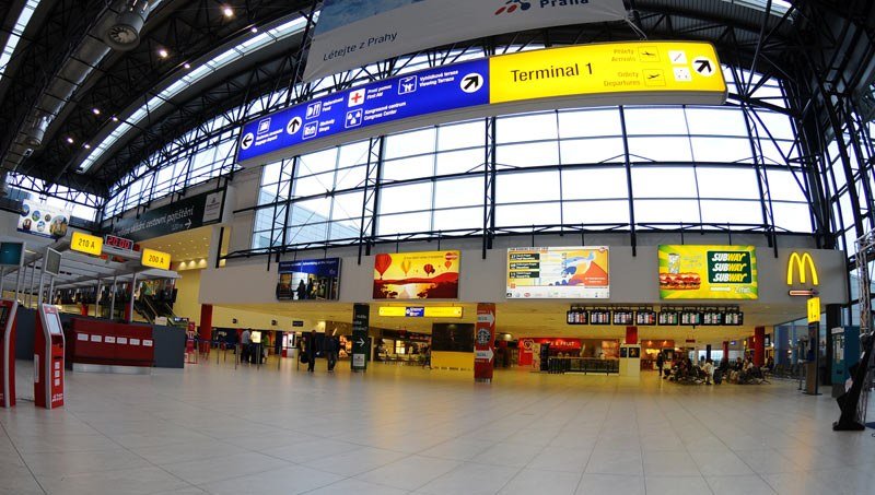 Dojava o bombi na aerodromu u Pragu