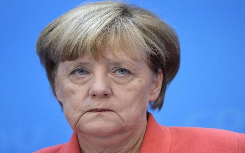 Pred Angelom Merkel je jedno veliko uh...