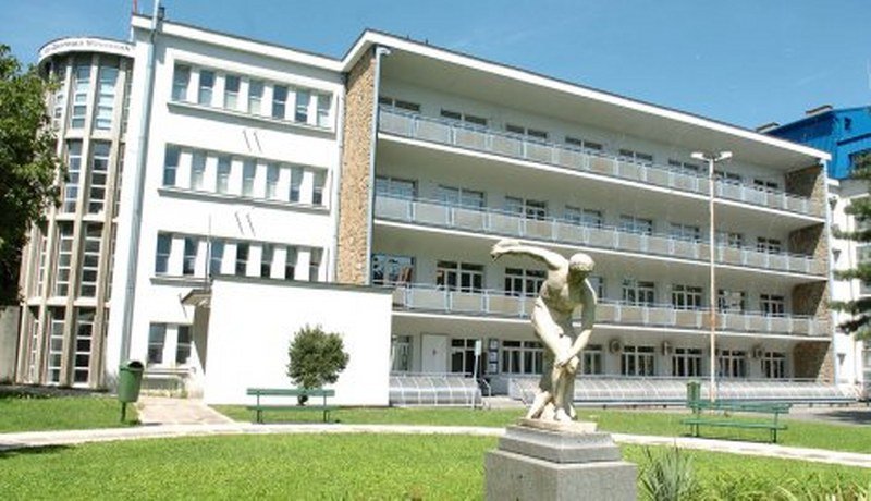 Izvršitelji ulaze u KBC -Dragiša Mišović-