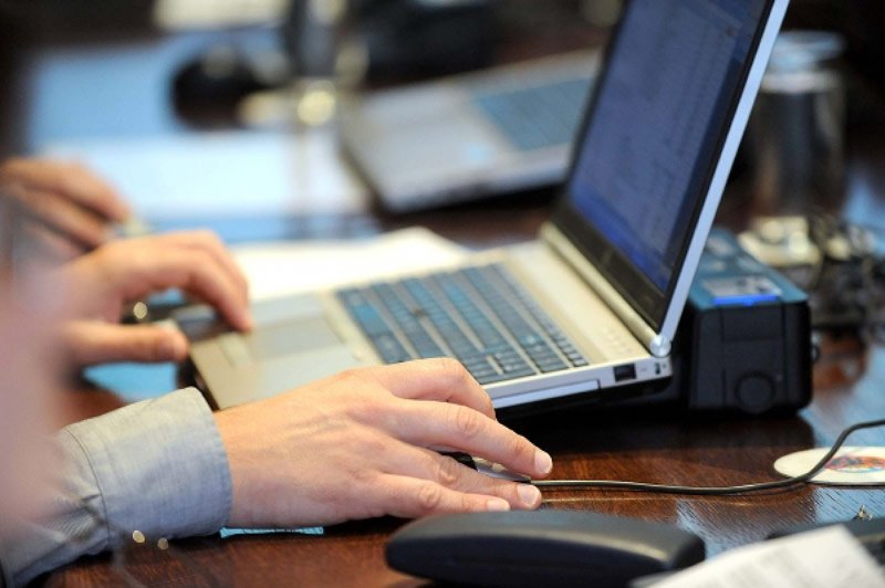 Vojnici prodavali vojnu opremu preko interneta
