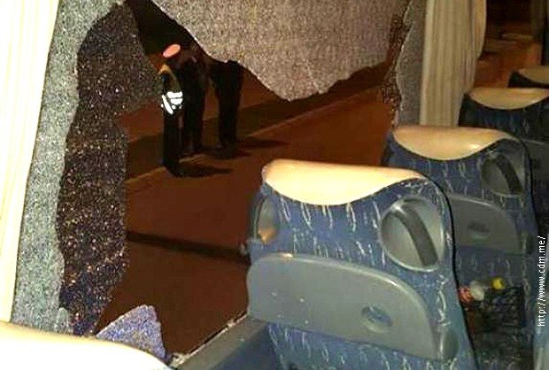 Crnogorci kamenovali autobus sa hrvatskim fudbalerima