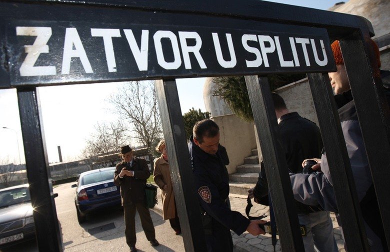 U zavoru pronađena droga i mobilni telefoni  