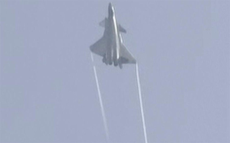 Kina predstavila borbeni avion J-20