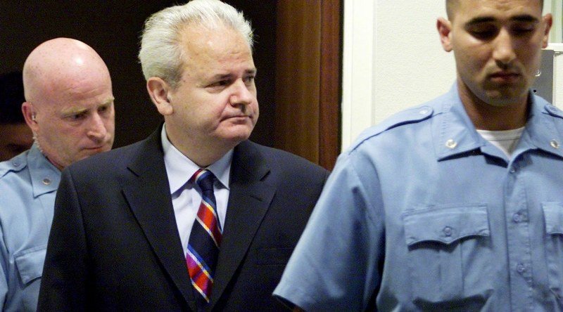 Kako je uhapšen Milošević: Legija plakao, tražio rakiju…