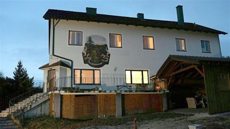 Austrija: Ubila majku, oca i troje dece, pa sebe?