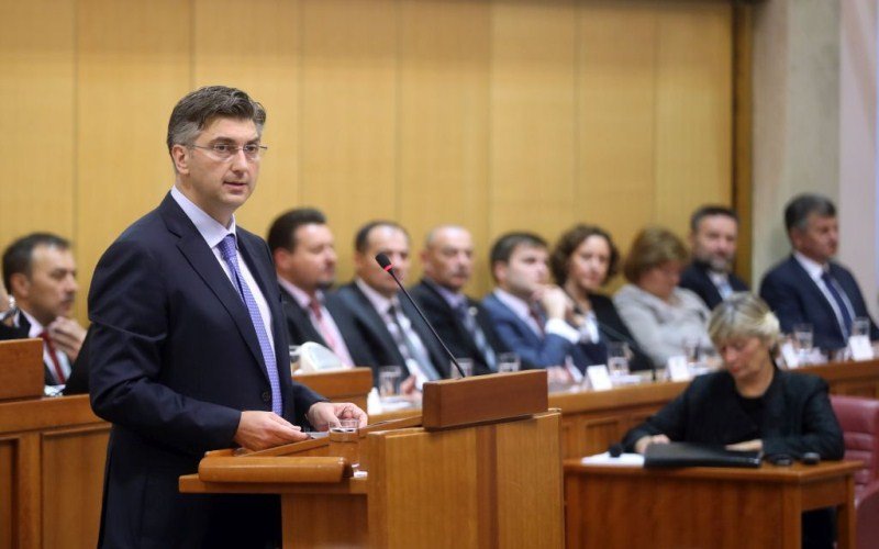 Prvo pitanje Plenkoviću: Kad će struja u 83 srpska sela?