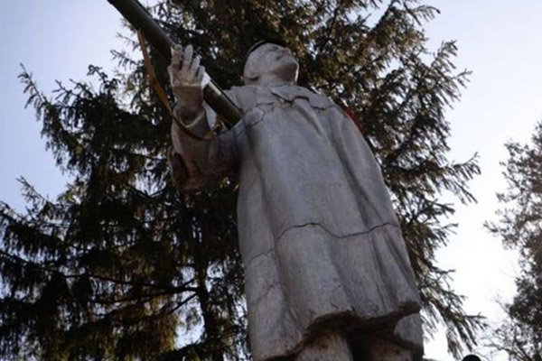 Ukrajina uklonila 1.320 statua Lenjina