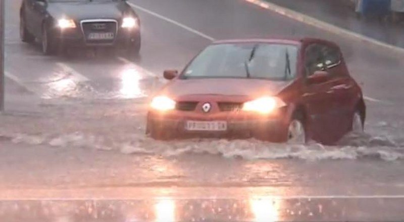 Stiže oluja: Dolazi nevreme, mogući lokalni pljuskovi i grad, na snazi žuti i narandžasti meteoalarm