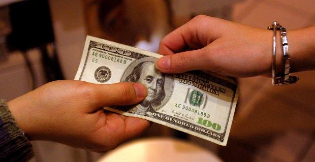 Interpol: Zaplenjeno 460 miliona $ i 300 komada oružja