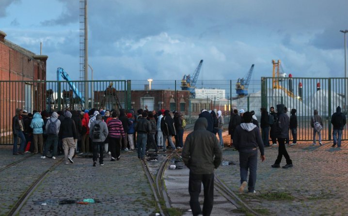 Počela evakuacija migranata iz kampa na severu Francuske 