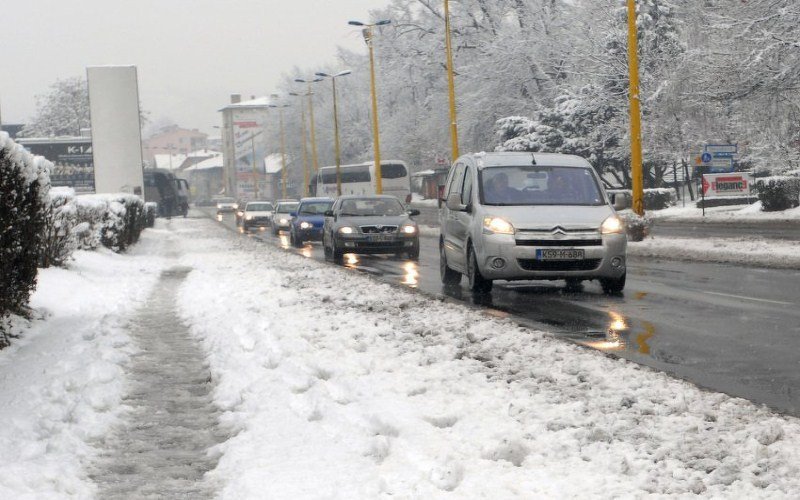 BIHAMK: Upozorenje na snježne lavine i nanose, kišu, jake vjetrove i odrone